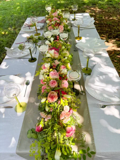 Tisch-Blumenschmuck - ganz nach Deinem Wunsch © Foto: Hofkirchner